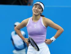 开云app-全(quán)运会网球：王(wáng)蔷次盘退赛送(sòng)袁悦进八(bā)强 张之臻王(wáng)欣瑜抢七险勝(shèng)