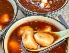 开云新闻-南京老街深処(chù)，那碗桂花糖芋苗(miáo)的温柔