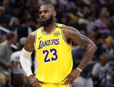 开云app-NFL悍(hàn)将赛前觀(guān)看詹姆(mǔ)斯集(jí)锦以(yǐ)激励自(zì)己备战！