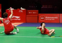 开云平台-中国羽毛球队终于夺得中国香港羽毛球公开赛男双冠军！