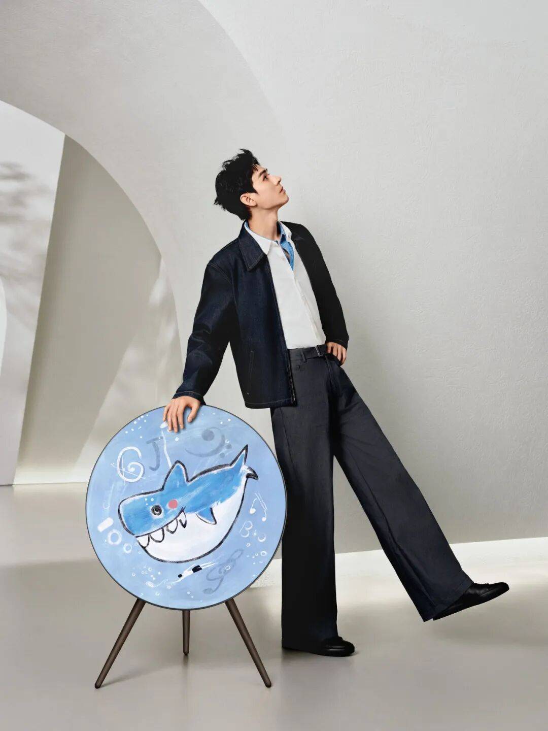 kaiyun-Balenciaga发布橄榄球系列