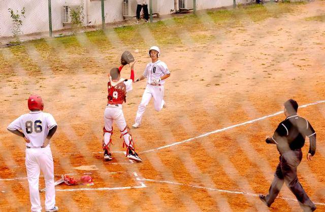 开运-450名中小学生角逐市体育传统校棒球比赛